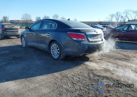 2013 Buick Lacrosse Leather Group z USA, uszkodzony, nr VIN 1G4GC5E33DF320174